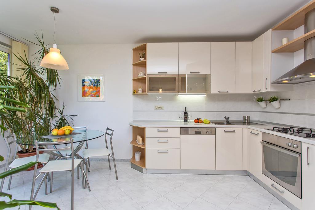 Comfortable Apartment Laura Lapad With Garage Дубровник Экстерьер фото
