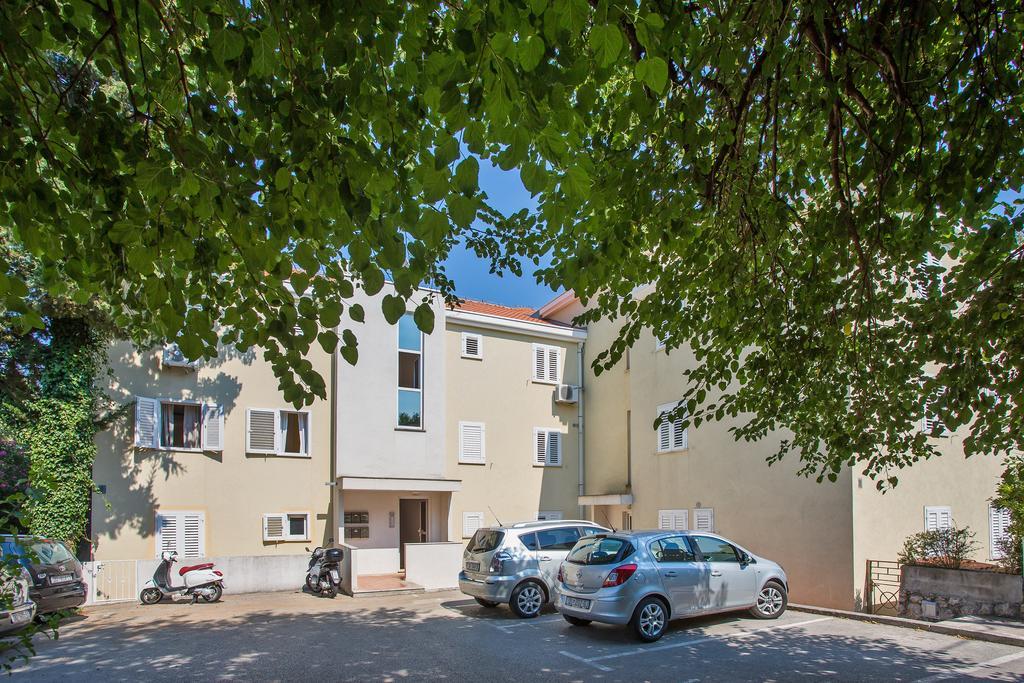 Comfortable Apartment Laura Lapad With Garage Дубровник Экстерьер фото